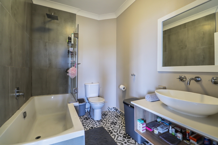 2 Bedroom Property for Sale in Piesang Valley Western Cape